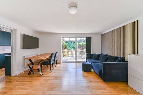22 Kingsleigh Walk, Bromley, BR2 0YE