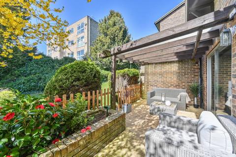 22 Kingsleigh Walk, Bromley, BR2 0YE