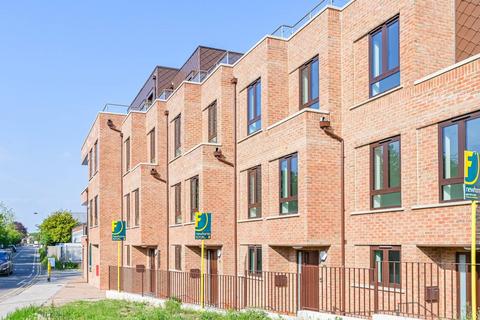 undefined, 60 Larkshall Road, London E4