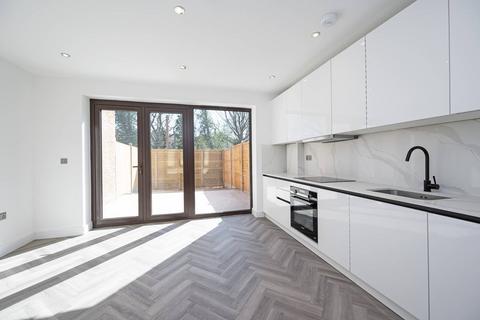 undefined, 60 Larkshall Road, London E4