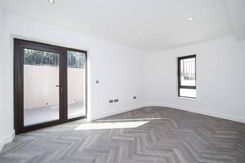 undefined, 60 Larkshall Road, London E4