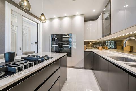 4 bedroom end of terrace house for sale, Lipton Close, Southgate, LONDON, N14
