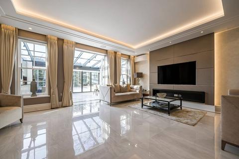 4 bedroom end of terrace house for sale, Lipton Close, Southgate, LONDON, N14