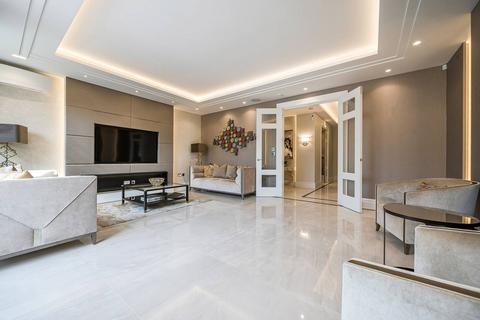 4 bedroom end of terrace house for sale, Lipton Close, Southgate, LONDON, N14