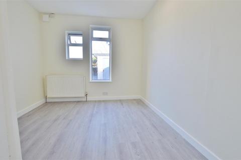 2 bedroom end of terrace house for sale, Salt Hill Way, Slough