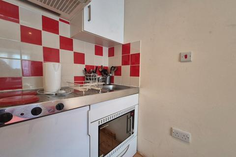 1 bedroom private hall to rent, Niagara Avenue   Ealing
