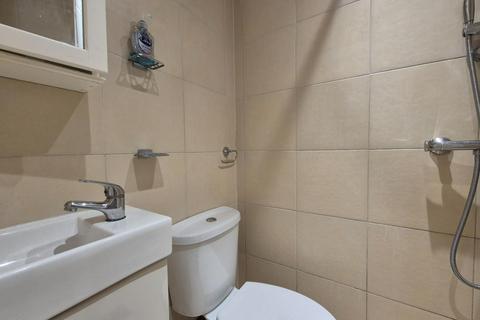 1 bedroom private hall to rent, Niagara Avenue   Ealing
