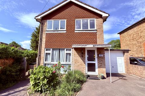 30a Gladstone Road, Ashtead, KT21 2NS
