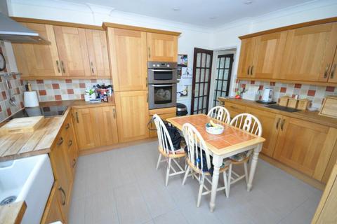 3 bedroom detached house for sale, Victoria Avenue, Kirby-le-Soken, Frinton-on-Sea, CO13