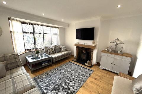 8 Austin Avenue, Bromley, BR2 8AJ