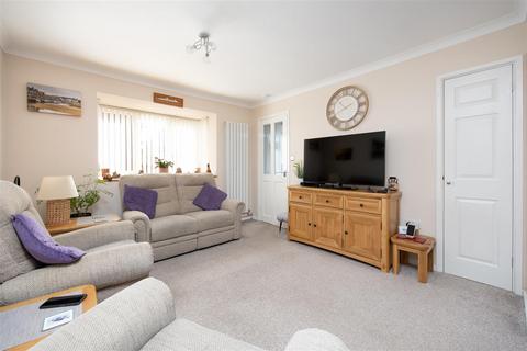 87 Ramsbury Walk, Trowbridge, BA14 0UX