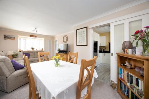 87 Ramsbury Walk, Trowbridge, BA14 0UX