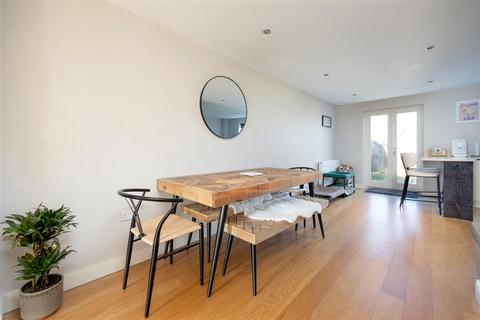 4 bedroom end of terrace house for sale, Westbourne Mews, Trowbridge
