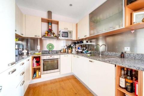 3 bedroom flat for sale, Trinity Gate, Guildford GU1