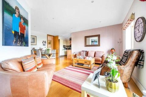 3 bedroom flat for sale, Trinity Gate, Guildford GU1