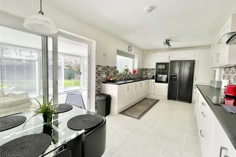 2 bedroom bungalow for sale, Colemere Gardens, Christchurch BH23