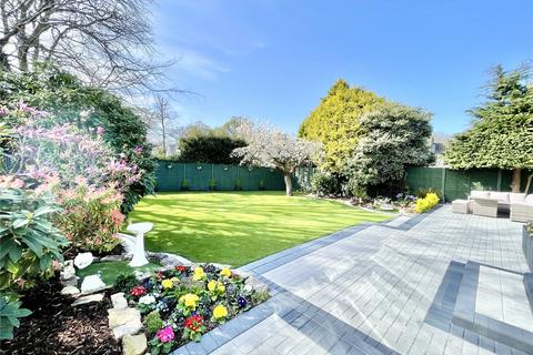 2 bedroom bungalow for sale, Colemere Gardens, Christchurch BH23