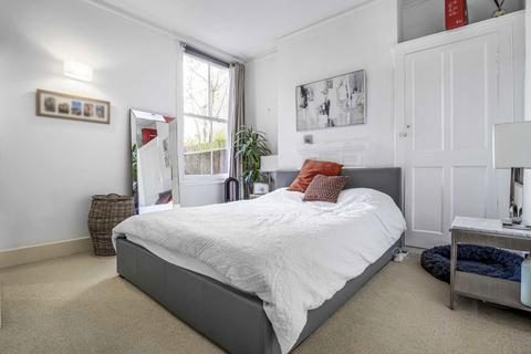 2 bedroom flat to rent, Glenfield Road, London SW12