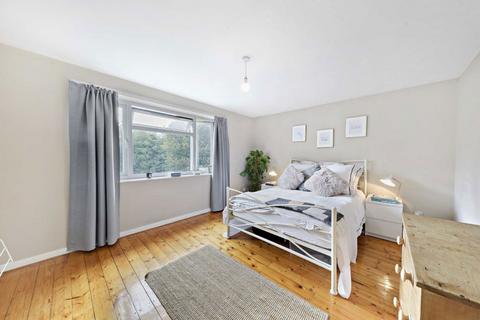 2 bedroom maisonette to rent, Emmanuel Road, London SW12