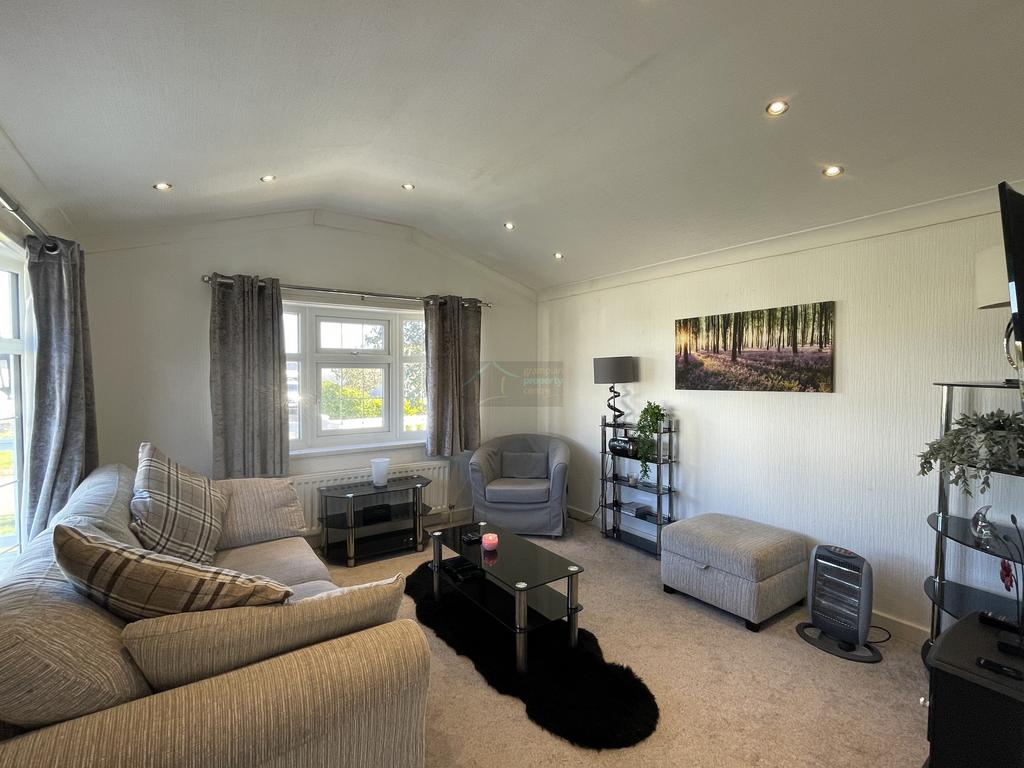 Lounge a.JPG