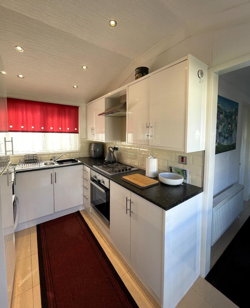 Kitchen a.JPG
