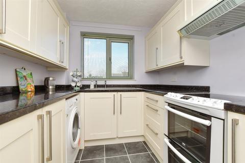 2 bedroom ground floor flat for sale, Lordsgrove Close, Tadworth, Surrey
