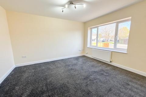 4 bedroom semi-detached house to rent, Creswicke Road, Knowle, Bristol