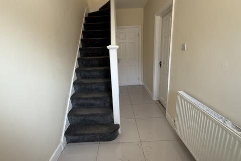 undefined, Manor Avenue, HOUNSLOW, Greater London, TW4