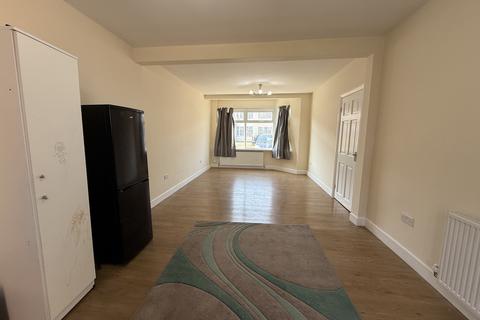 undefined, Manor Avenue, HOUNSLOW, Greater London, TW4