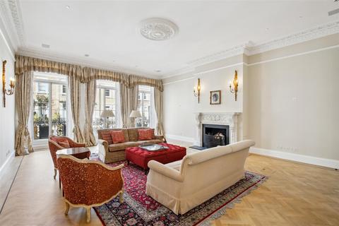 undefined, Earl's Court Square, Earls Court, SW5