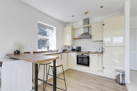 undefined, Second Avenue, Forest Fields NG7