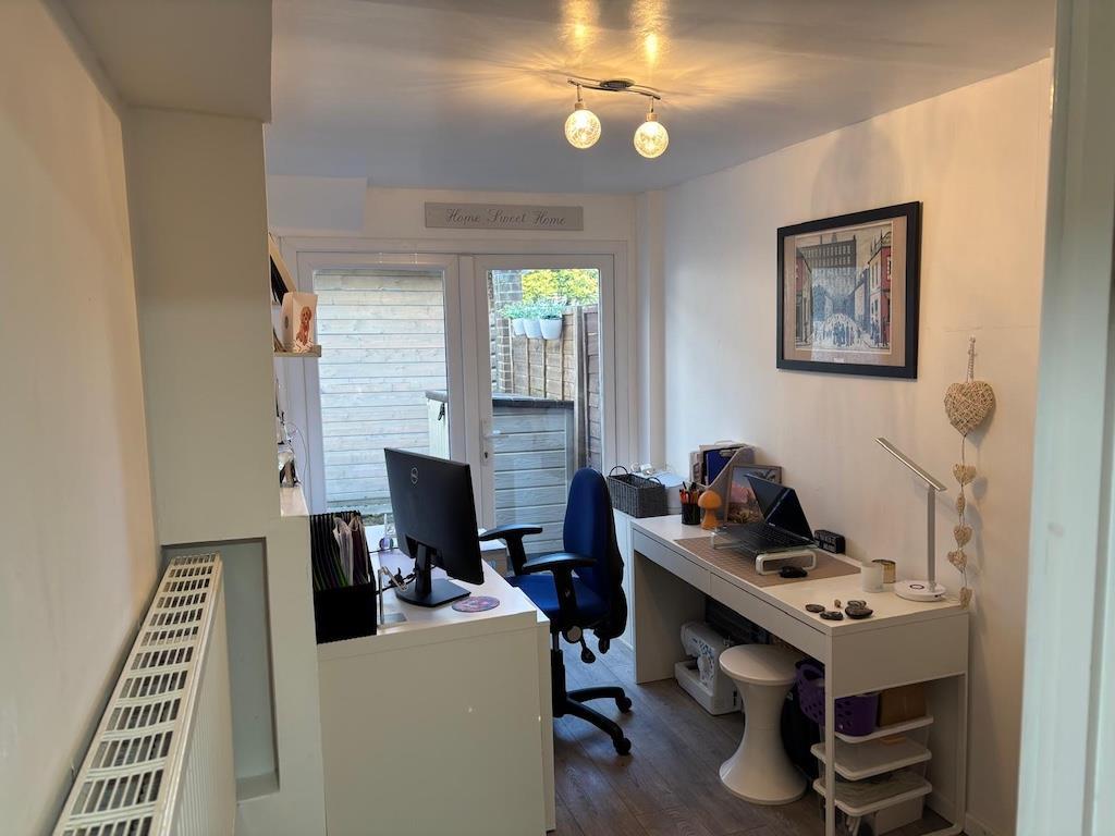 17 - Office.jpg