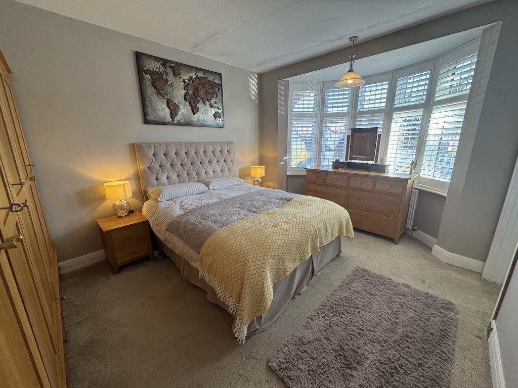 20 - Bedroom 1.jpg