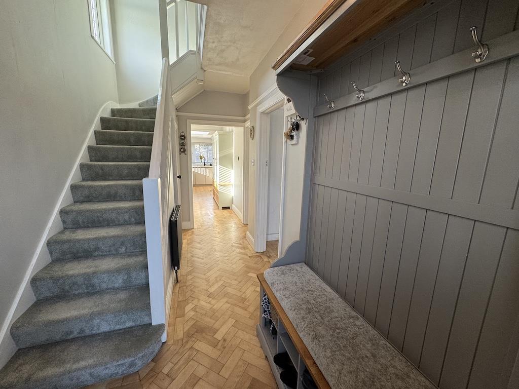5 - Entrance Hall.jpg