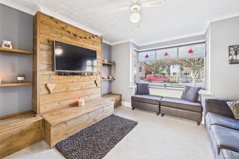 3 bedroom detached house for sale, Queensgate, Bridlington