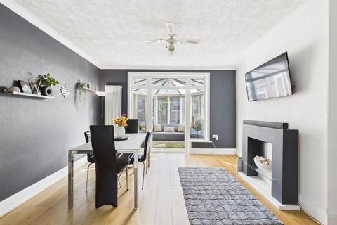 3 bedroom detached house for sale, Queensgate, Bridlington