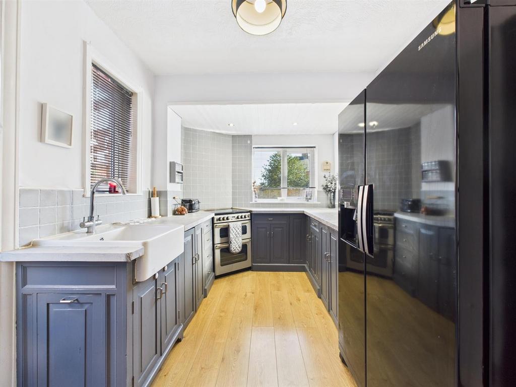 Kitchen: