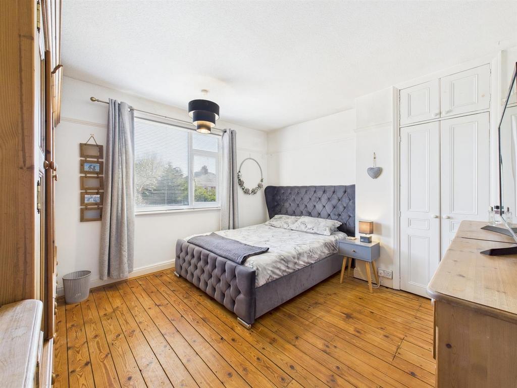 Bedroom:
