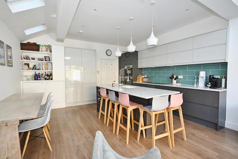 40 Upper Grotto Road, Twickenham, TW1 4NF