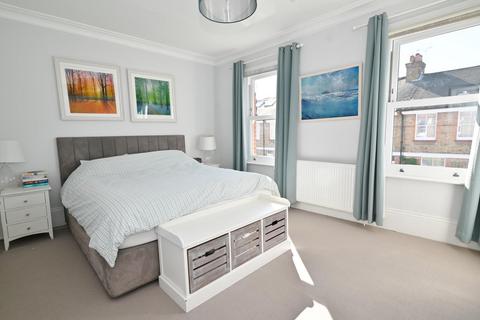 40 Upper Grotto Road, Twickenham, TW1 4NF