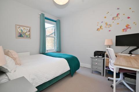 40 Upper Grotto Road, Twickenham, TW1 4NF