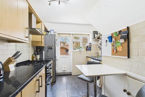 70 Tillotson Road, London, N9 9AG