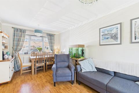 70 Tillotson Road, London, N9 9AG
