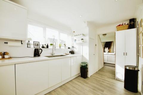 3 bedroom end of terrace house for sale, Enfield Road, Enfield EN2