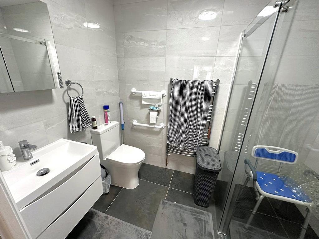Ensuite