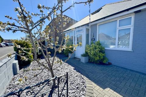 3 bedroom chalet for sale, Pine Avenue, Parkstone, Poole, BH12