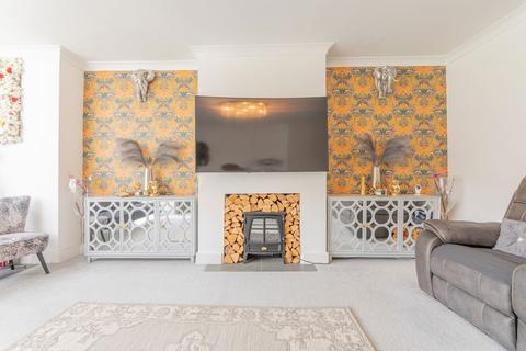 42 Dovedale Avenue, Shirley, Solihull, B90 2AP
