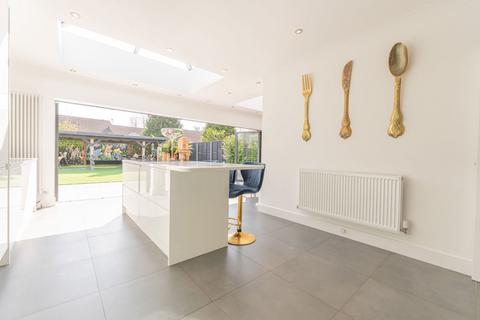 42 Dovedale Avenue, Shirley, Solihull, B90 2AP