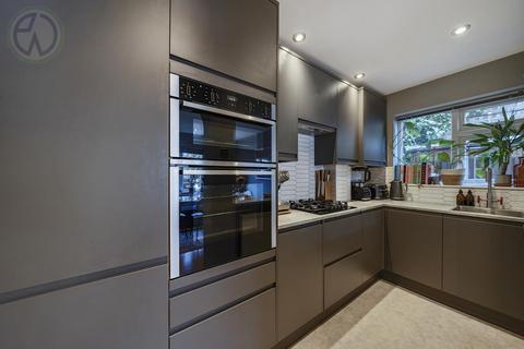 109 Brangwyn Crescent, London, SW19 2UA