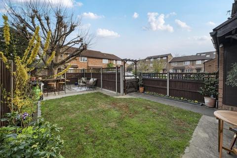 109 Brangwyn Crescent, London, SW19 2UA